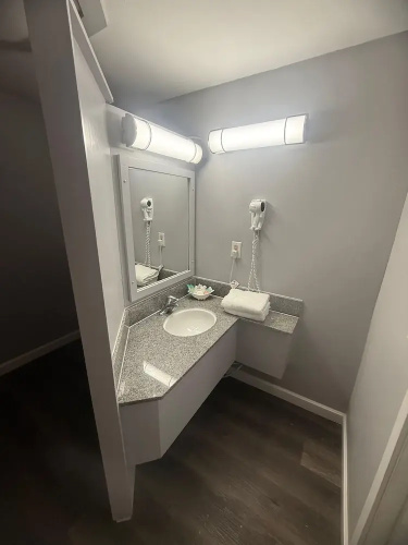 Naval Suites By FairBridge