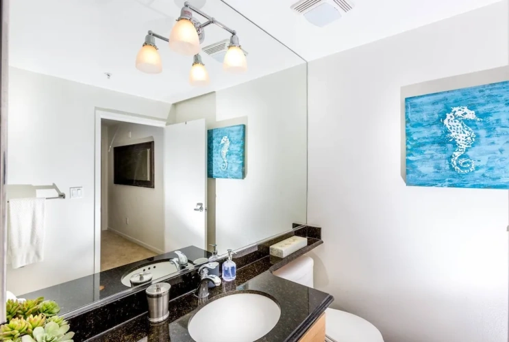 2 Bedrooms Luxury Apartment with balcony