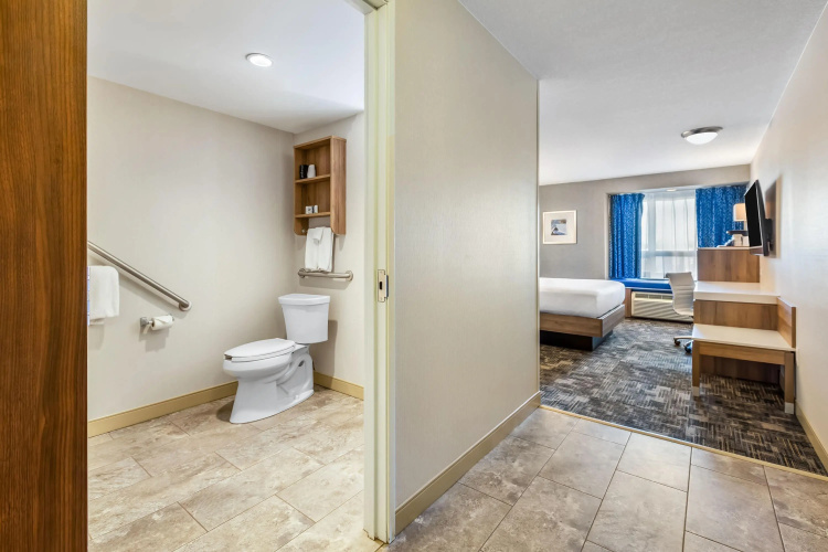 Microtel Inn & Suites By Wyndham Timmins photo 9