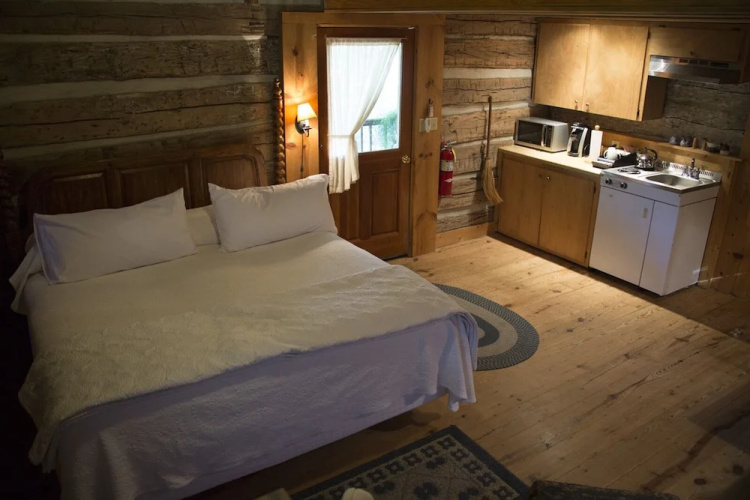 French Camp Bed and Breakfast