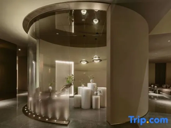 Platinum Hyale Hotel