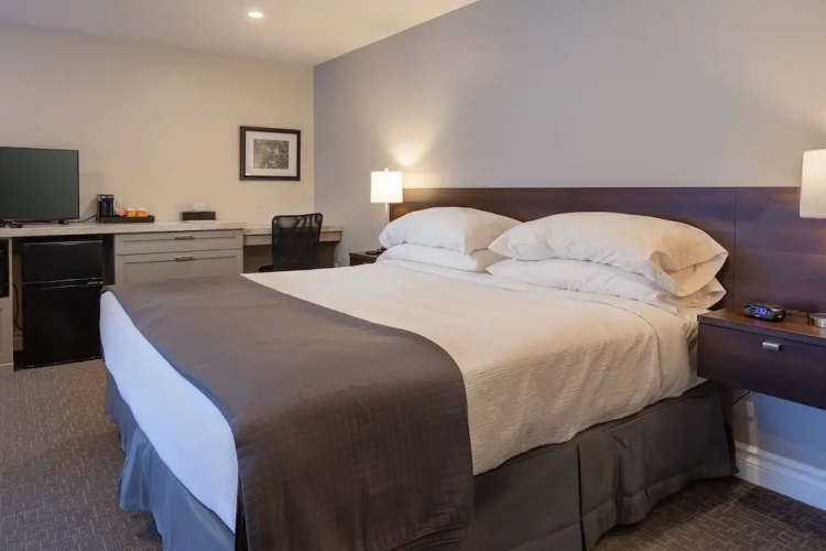 Picton Harbour Inn