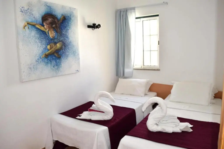 Townhouse 700m from Sao Rafael Beach