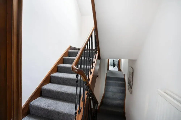 Beachside Stay - 4 Mins Walk - Free Parking