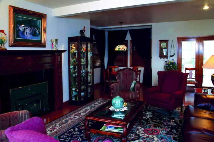 Los Altos Bed & Breakfast