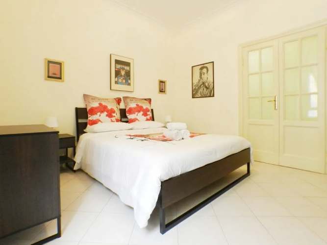Re Di Roma House