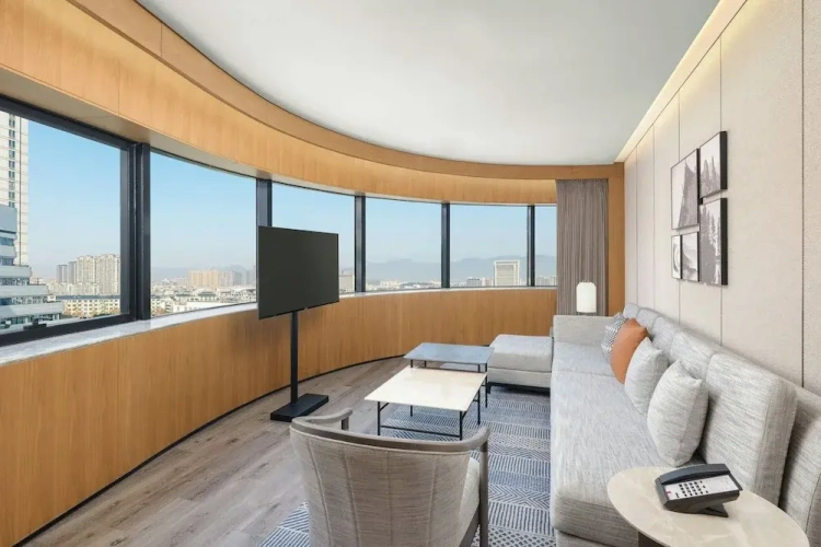 Double Club Suite with mountain view