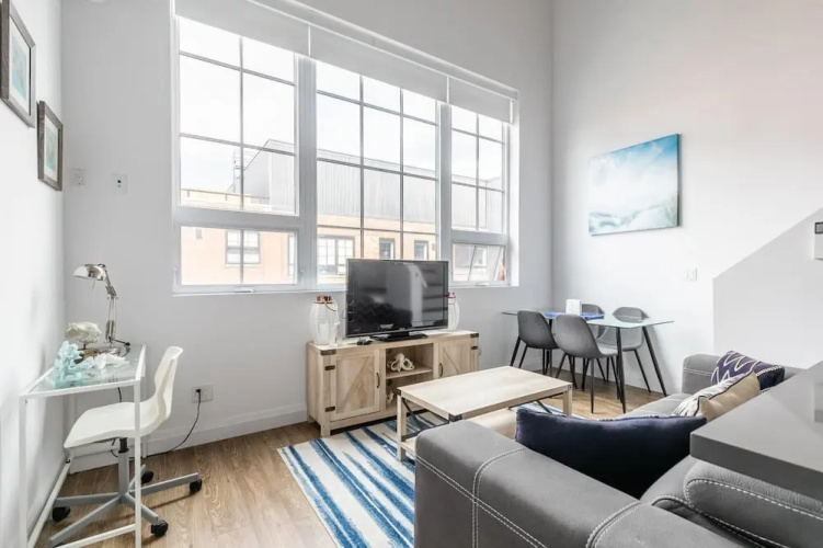 2BR 2storey Loft Free Parking Gym