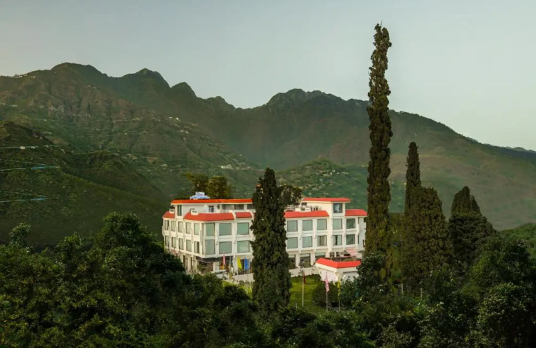 The Vaishnodevi Sarovar Portico