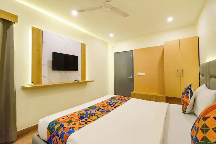 Fabhotel White Ridge