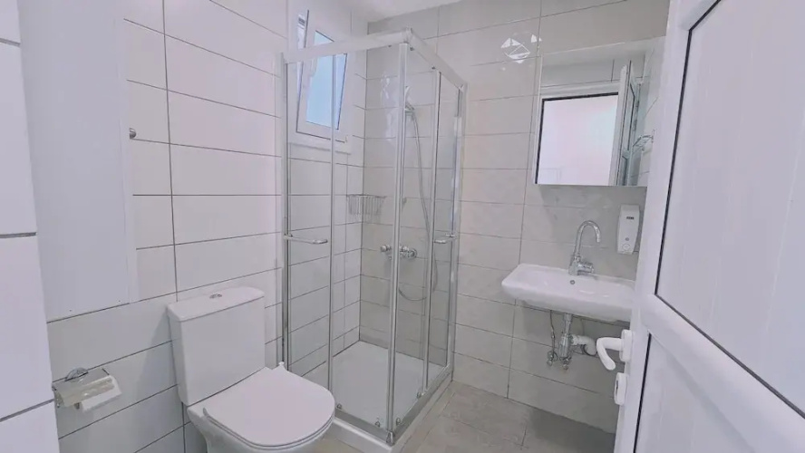 148 Lim- Stay Synergy House