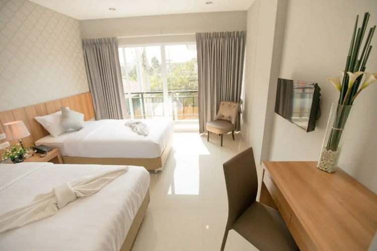 Deluxe Twin room with balcony