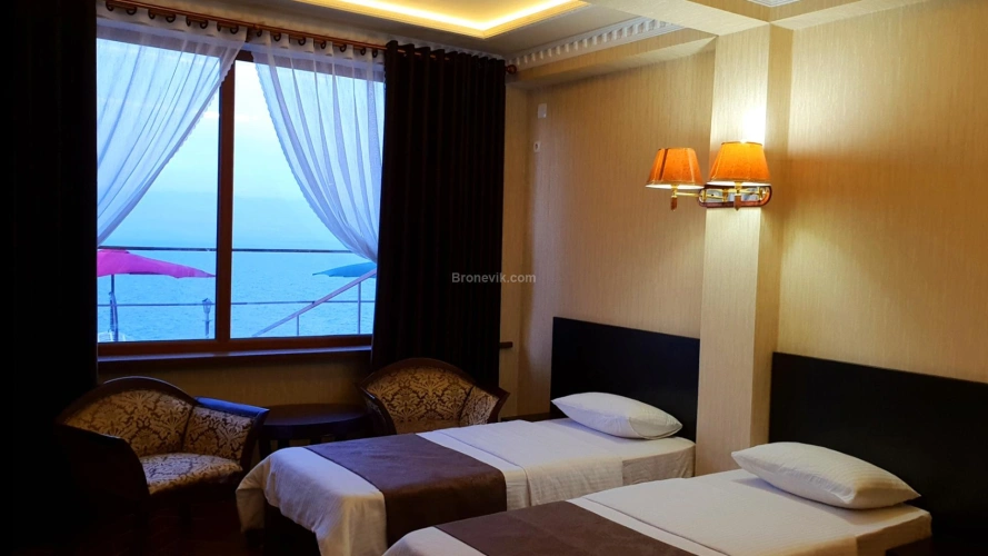 Twin Suite