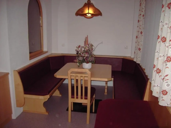 3 Bedrooms Apartment