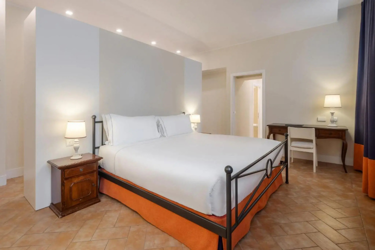 Hotel Adagio, Autograph Collection