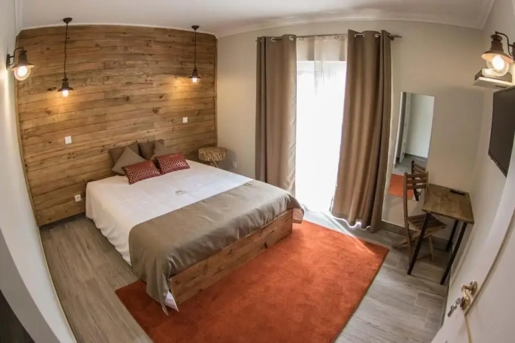 Suite with balcony and with park view