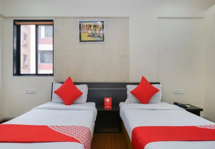 Hotel Silvver Crest By OYO Rooms