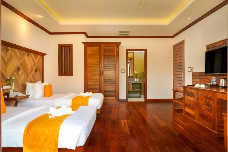 Deluxe Twin room with balcony and with pool view