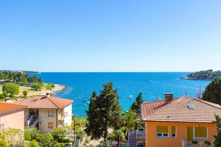 1 Bedroom Apartment with balcony and with sea view