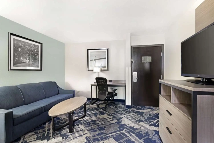 Quadruple Family Suite