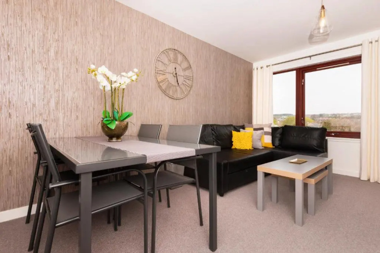 No. 6 Apartment