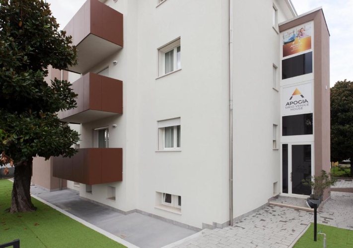 2 Bedrooms Luxury Apartment