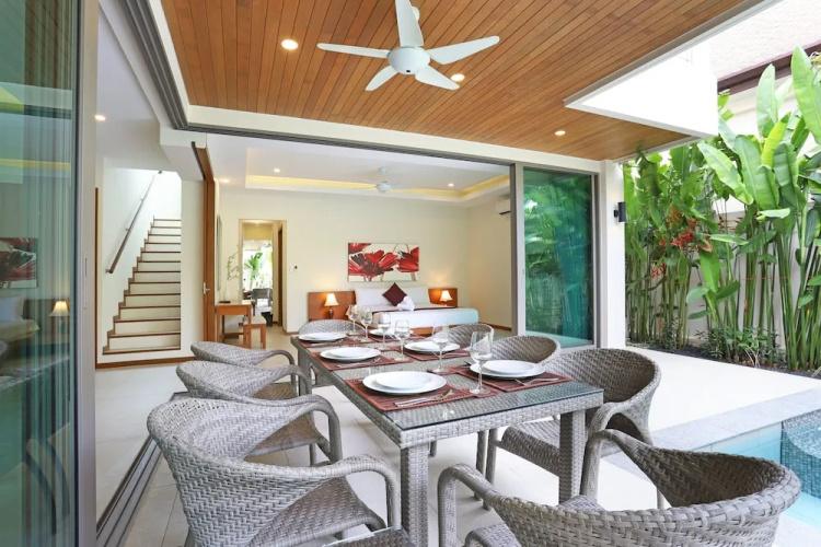 Villa KAmaly(วิลลา 3 ห้องนอน 3 ห้องน้ำส่วนตัว ขนาด 200 ตร.ม. – หาดราไวย์)