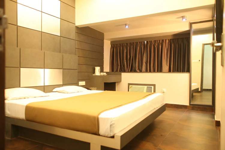 Hotel Trimoorti