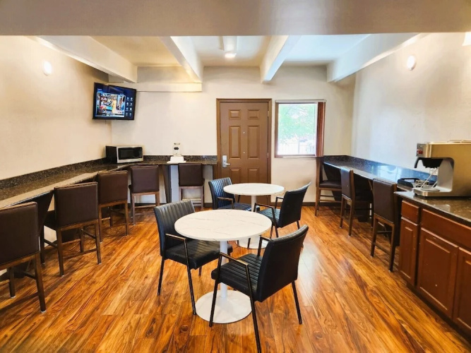 Econo Lodge Downtown