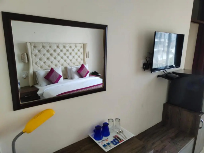 Hotel Guru Surbhi