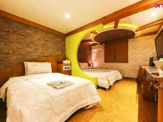 Moon Hotel