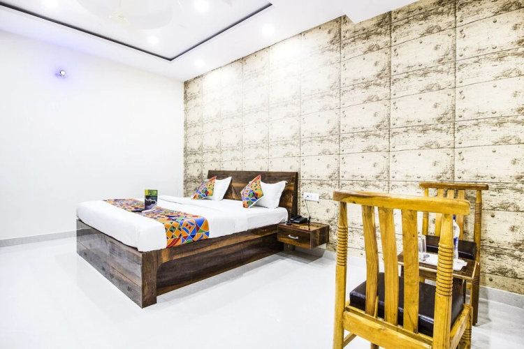 FabHotel Landmark Awadh