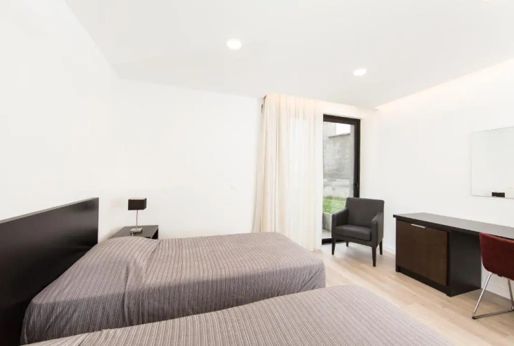 Apartment with garden view