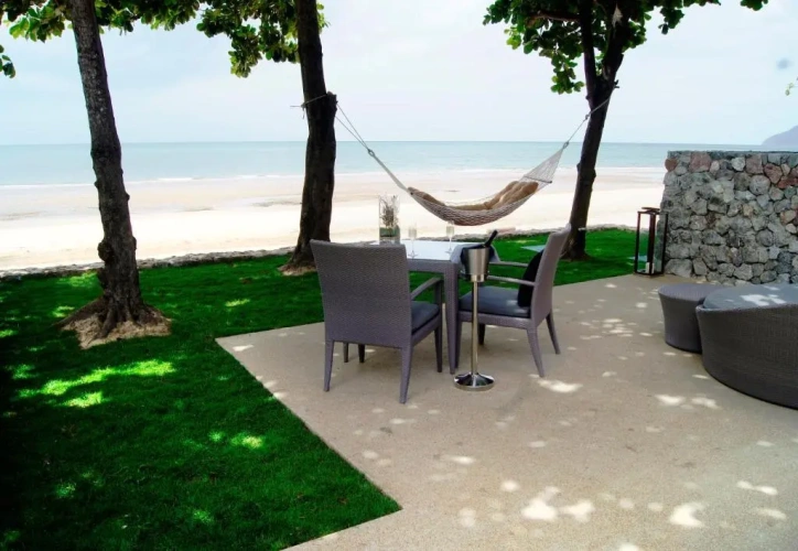 Luxury Pool Villa oceanfront
