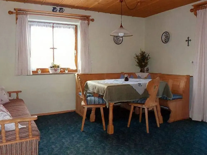 Hirschbichler Modern Retreat