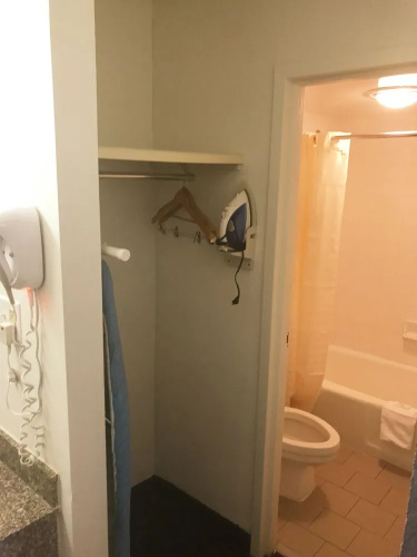 Days Inn & Suites Mobile