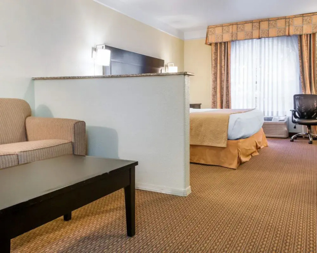 Quality Inn  Suites Gallup I-40 Exit 20