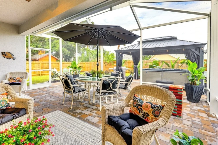 4 Bedrooms Cottage