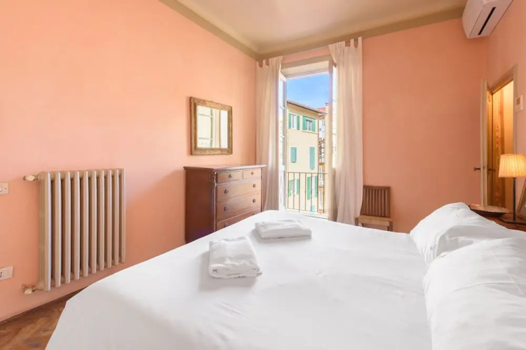 Ponte Vecchio 3 bedrooms by Mmega