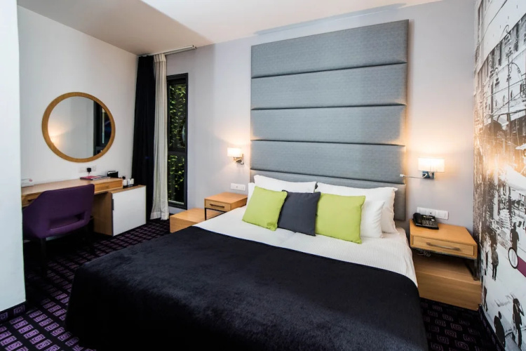 Eyal Hotel