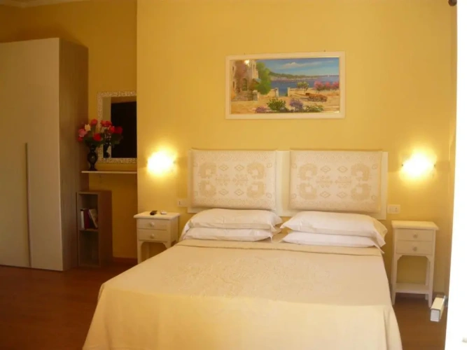 Standard Double room with partial sea view