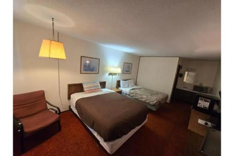 OYO Sandman Inn