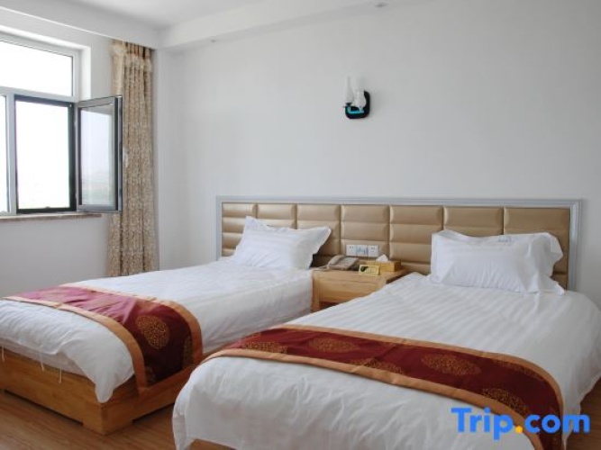 Deluxe Family Suite