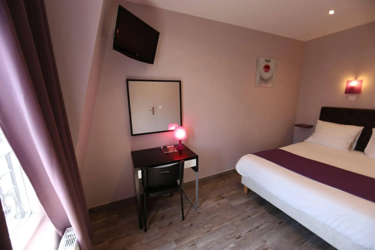 Sweet Hotel