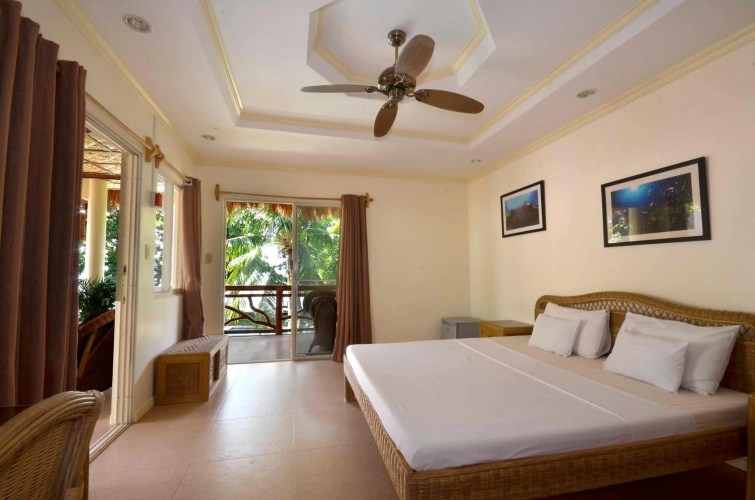 Mike's Dauin Beach Resort