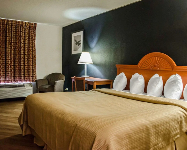 Days Inn by Wyndham Eglin AFB