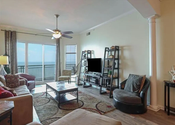 3 Bedrooms Apartment