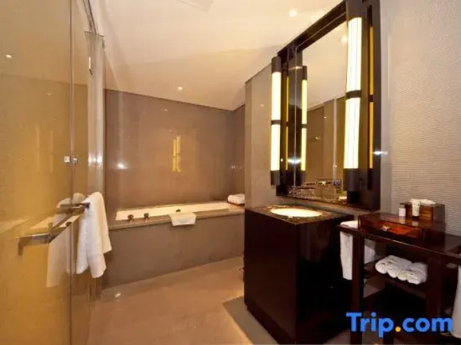 Shuibu Joy Spa Hotel