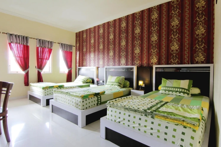Standard Triple room