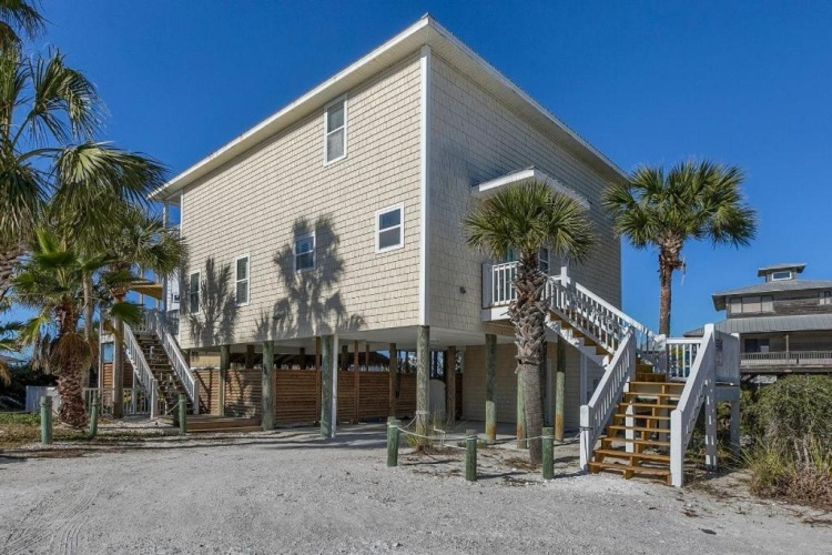 4 Bedrooms Cottage